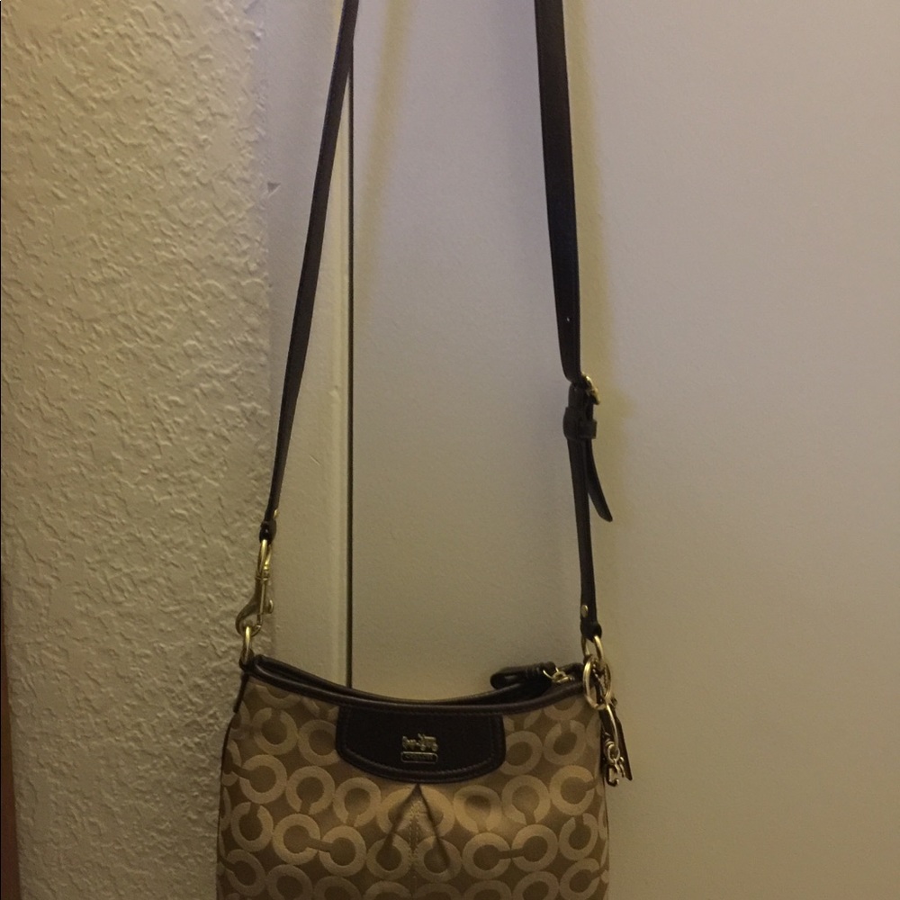 Coach💕 - Picture 3 of 3